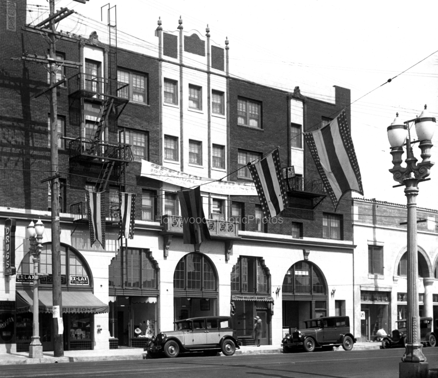 Dunbar Hotel 1928 1 41st St and Central Ave.jpg
